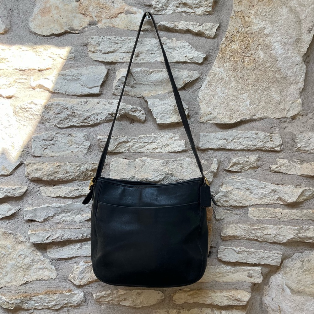 Coach Chelsea #6003 Black Leather Shoulder Bag Authentic! Vintage quality bag.